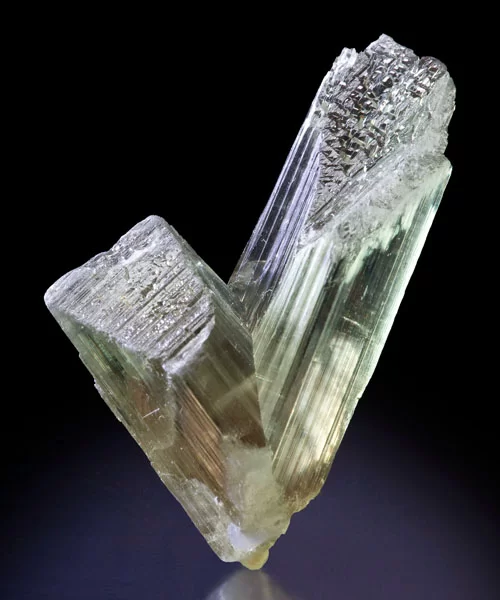 Диаспор (Султанит)