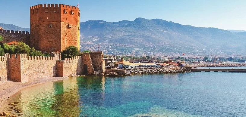 Hur är livet i Alanya och vad kan jag göra där på min fritid eller vilka platser kan jag besöka där?