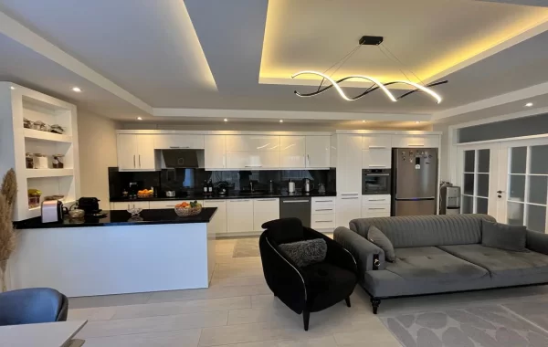 Bezugsfertige Duplex Wohnung mit perfekter Lage, nahe zum Meer in Alanya, Kestel