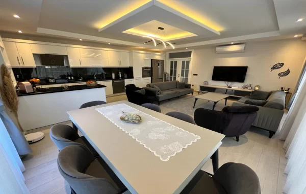 Bezugsfertige Duplex Wohnung mit perfekter Lage, nahe zum Meer in Alanya, Kestel